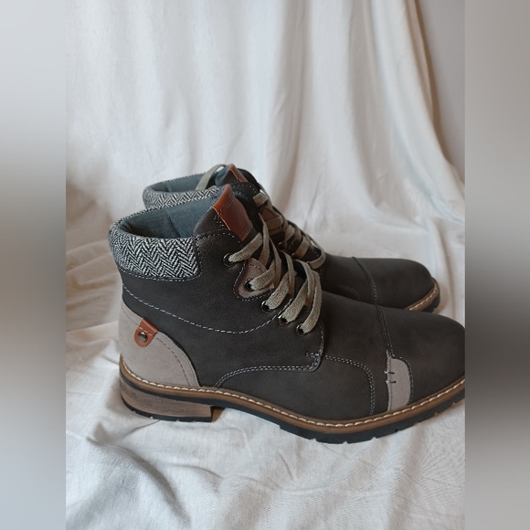 Vance Co. Manzo Ankle Boot - Picture 3 of 6